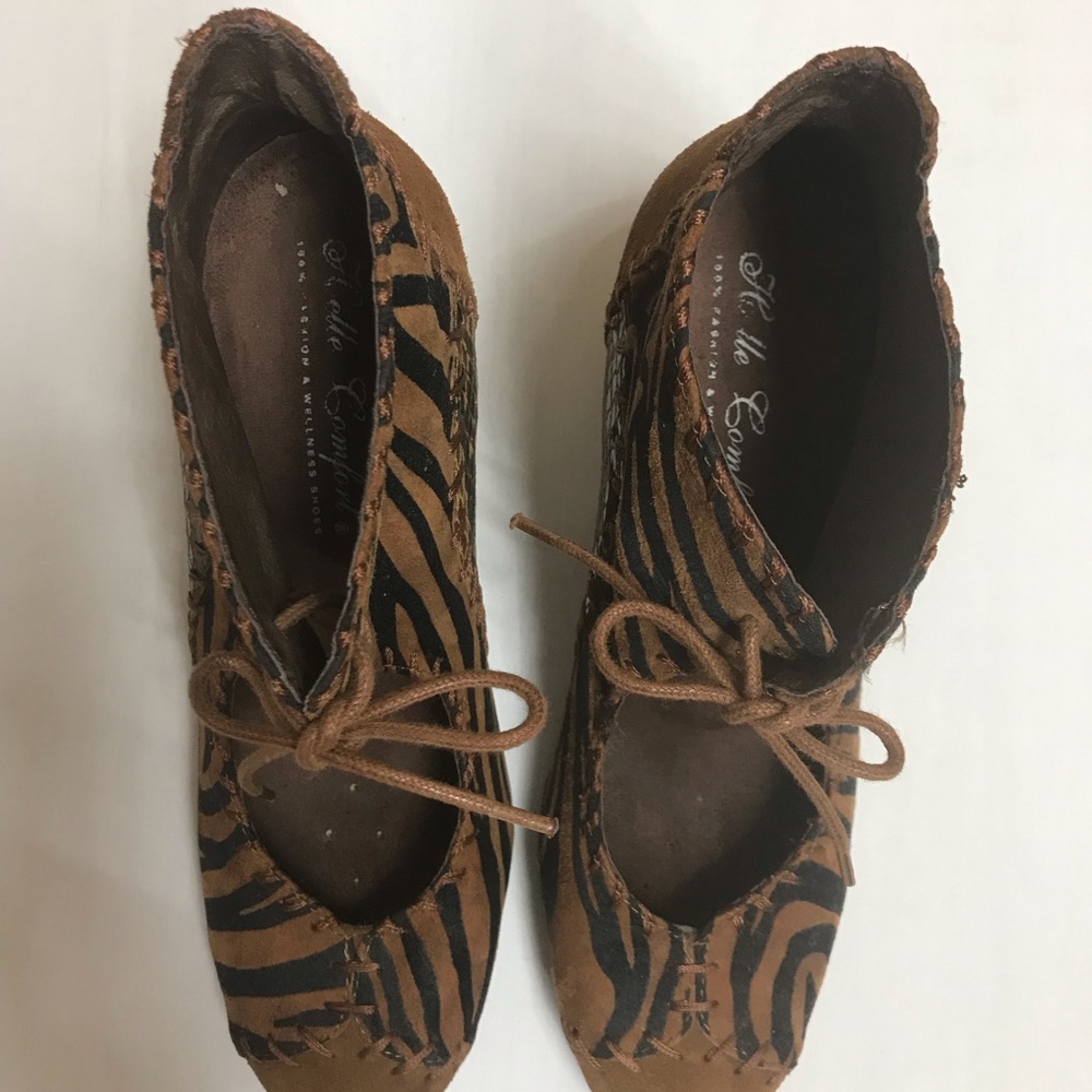 Shoes - Picture 9 of 10